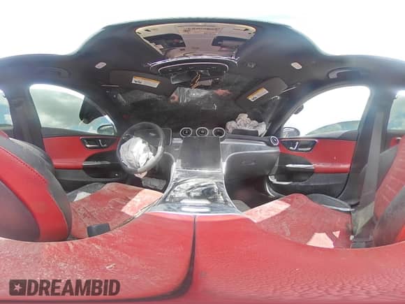 2024 Mercedes-Benz C 300 z VIN W1KAF4GB8RR226237, wystawiony jako Copart lot #67365155 z przebiegiem Nie podano mil oraz Nie do naprawy • Non repairable. Historia ofert i sprzedaży dostępna na DreamBid. Obrazek 14.