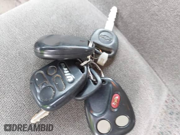2004 Chevrolet Suburban LT с VIN 3GNFK16T04G207556, выставлен на аукционе IAAI как лот 42169688 с пробегом 246 205 миль миль и . История ставок и продаж доступна на DreamBid. Изображение 11.