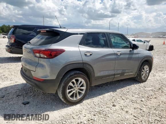 2024 Chevrolet TrailBlazer LS with VIN KL79MMS26RB201255, listed as a Copart auction lot 60895445 with 17,717 mi miles and Clean title. Bid and sale history available at DreamBid. Image 3.