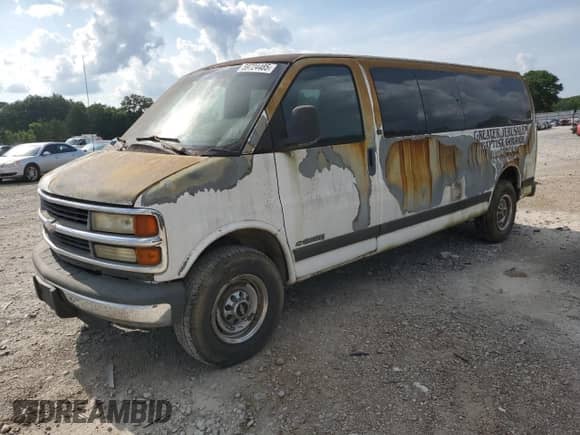 2002 Chevrolet Express with VIN 1GAHG39R021176117, listed as a Copart auction lot 59724485 with 95,364 mi miles and Clean title. Bid and sale history available at DreamBid. Image 1.