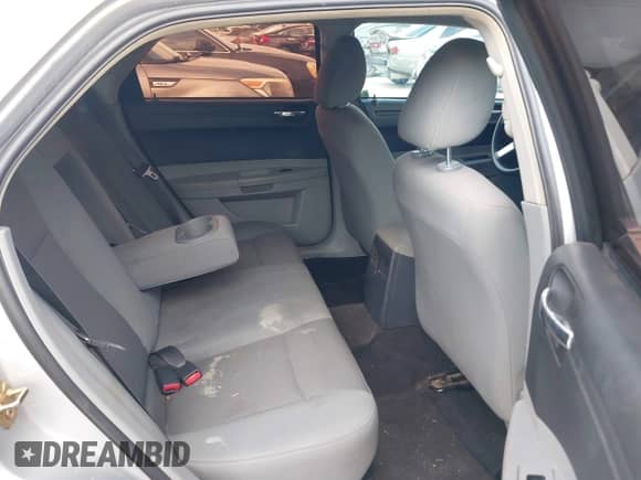 2006 Chrysler 300 with VIN 2C3KA43R56H388097, listed as a IAAI auction lot 42445205 with 146,572 mi miles and . Bid and sale history available at DreamBid. Image 8.