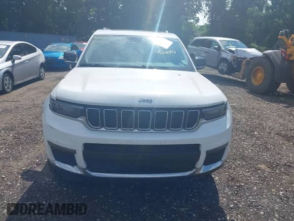 2021 Jeep Grand Cherokee Limited with VIN 1C4RJKBG5M8139218, listed as a IAAI auction lot 42610951 with 111,802 mi miles and . Bid and sale history available at DreamBid. Image 6.