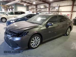 2019 Toyota Camry SE z VIN 4T1B11HKXKU712993, wystawiony jako Copart lot #80261855 z przebiegiem 88 636 mil mil oraz Szkoda całkowita • Salvage title. Historia ofert i sprzedaży dostępna na DreamBid. Obrazek 1.