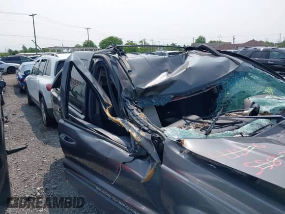 2004 Jeep Grand Cherokee Laredo z VIN 1J4GW48S04C338331, wystawiony jako IAAI lot #42392612 z przebiegiem Nie podano mil oraz . Historia ofert i sprzedaży dostępna na DreamBid. Obrazek 12.