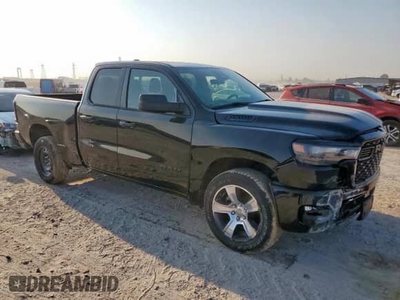 2025 Ram 1500 Tradesman z VIN 1C6RRFCGXSN684190, wystawiony jako Copart lot #80182195 z przebiegiem 12 423 mil mil oraz Szkoda całkowita • Salvage title. Historia ofert i sprzedaży dostępna na DreamBid. Obrazek 4.