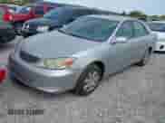 2003 Toyota Camry LE z VIN 4T1BE32K33U729306, wystawiony jako IAAI lot #43359580 z przebiegiem 185 488 mil mil oraz . Historia ofert i sprzedaży dostępna na DreamBid. Obrazek 2.