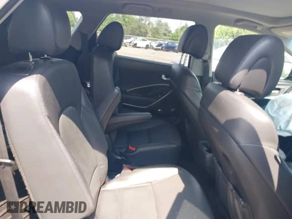 2017 Hyundai Santa Fe Limited Ultimate с VIN KM8SRDHF1HU168180, выставлен на аукционе IAAI как лот 42499331 с пробегом 118 020 миль миль и . История ставок и продаж доступна на DreamBid. Изображение 8.