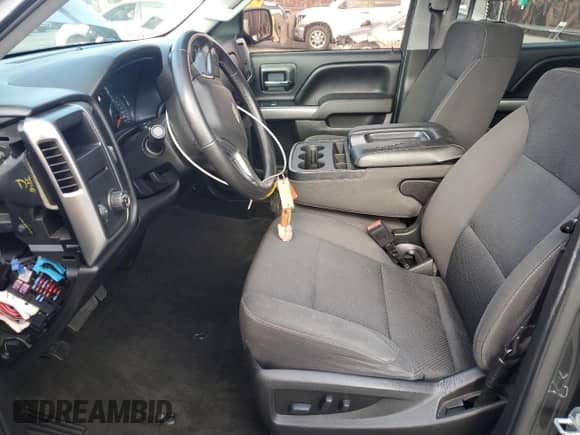 2017 Chevrolet Silverado 1500 LT z VIN 3GCPCREH6HG364570, wystawiony jako Copart lot #52647185 z przebiegiem 132 473 mil mil oraz Szkoda całkowita • Salvage title. Historia ofert i sprzedaży dostępna na DreamBid. Obrazek 7.