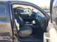 2017 Toyota Tacoma SR5 z VIN 3TMCZ5AN9HM105459, wystawiony jako IAAI lot #43321840 z przebiegiem 220 881 mil mil oraz . Historia ofert i sprzedaży dostępna na DreamBid. Obrazek 4.