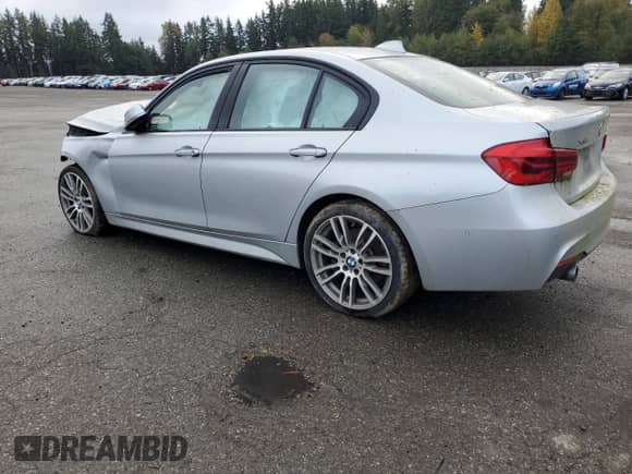 2016 BMW 3 Series 340i xDrive с VIN WBA8B7C57GK703832, выставлен на аукционе Copart как лот 82529115 с пробегом Не указан миль и Чистый • Clean title. История ставок и продаж доступна на DreamBid. Изображение 2.