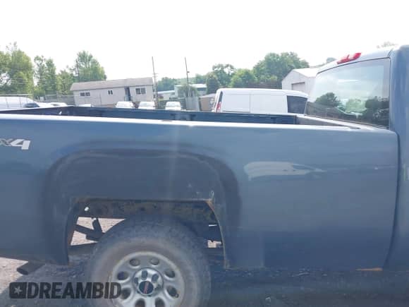2011 GMC Sierra 1500 Work Truck z VIN 1GTN2TE01BZ202709, wystawiony jako IAAI lot #42596393 z przebiegiem 214 000 mil mil oraz . Historia ofert i sprzedaży dostępna na DreamBid. Obrazek 8.