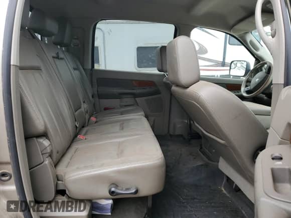 2006 Dodge 3500 Laramie z VIN 3D7LX39CX6G175616, wystawiony jako Copart lot #57902135 z przebiegiem 183 961 mil mil oraz Szkoda całkowita • Salvage title. Historia ofert i sprzedaży dostępna na DreamBid. Obrazek 10.