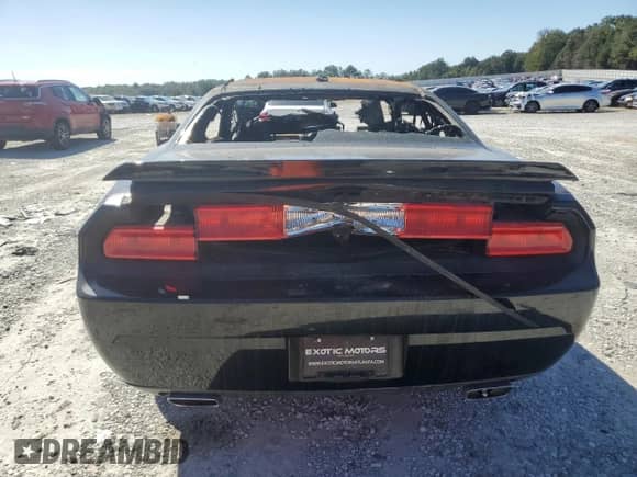 2012 Dodge Challenger SRT-8 392 с VIN 2C3CDYCJ3CH170605, выставлен на аукционе Copart как лот 82395875 с пробегом Не указан миль и На запчасти • Non repairable. История ставок и продаж доступна на DreamBid. Изображение 6.