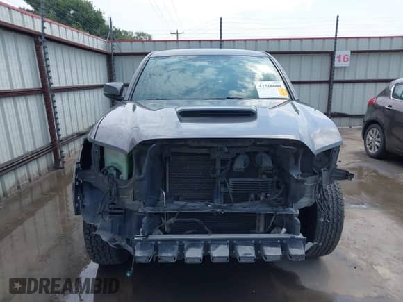 2016 Toyota Tacoma SR5 с VIN 5TFAZ5CN5GX014170, выставлен на аукционе IAAI как лот 42266600 с пробегом 158 671 миль миль и . История ставок и продаж доступна на DreamBid. Изображение 13.