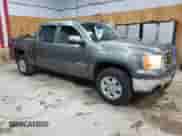 2011 GMC Sierra 1500 SLT z VIN 3GTP2WE39BG102152, wystawiony jako Copart lot #64887905 z przebiegiem 77 958 mil mil oraz Czysty tytuł • Clean title. Historia ofert i sprzedaży dostępna na DreamBid. Obrazek 4.