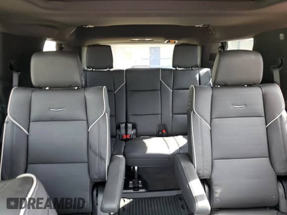 2024 Cadillac Escalade 4WD Sport z VIN 1GYS4FKL1RR278125, wystawiony jako Copart lot #65440765 z przebiegiem 15 020 mil mil oraz Szkoda całkowita • Salvage title. Historia ofert i sprzedaży dostępna na DreamBid. Obrazek 10.