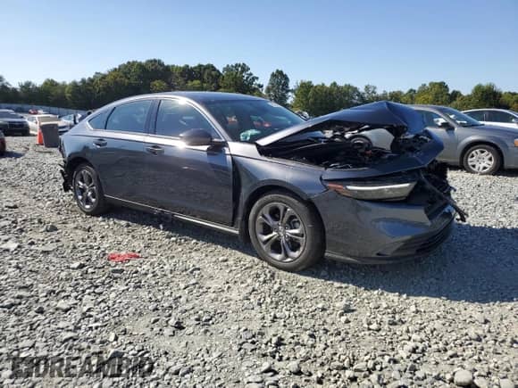 2024 Honda Accord EX z VIN 1HGCY1F37RA064008, wystawiony jako Copart lot #80288255 z przebiegiem 15 810 mil mil oraz Szkoda całkowita • Salvage title. Historia ofert i sprzedaży dostępna na DreamBid. Obrazek 4.