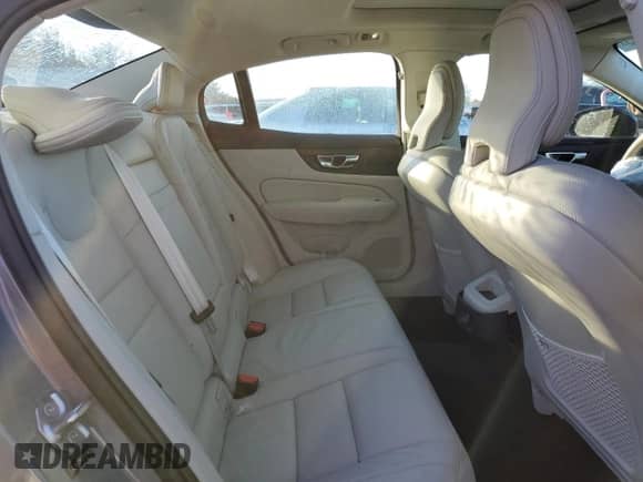 2022 Volvo S60 Momentum with VIN 7JRL12FZ3NG179288, listed as a Copart auction lot 82725395 with 19,098 mi miles and Clean title. Bid and sale history available at DreamBid. Image 10.