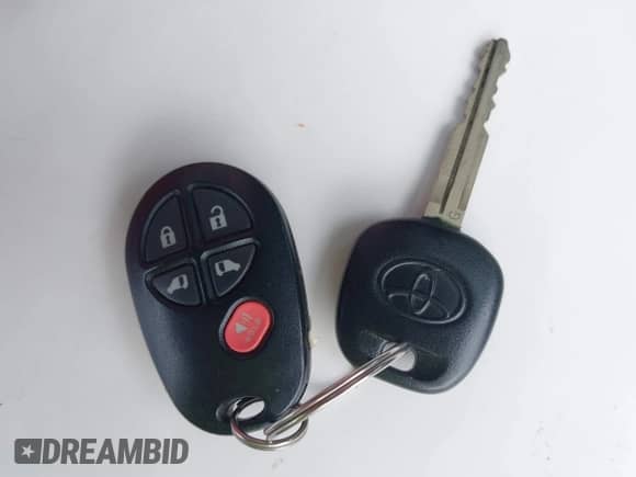 2012 Toyota Sienna с VIN 5TDKA3DC1CS009352, выставлен на аукционе IAAI как лот 43466378 с пробегом 386 451 миль миль и . История ставок и продаж доступна на DreamBid. Изображение 11.