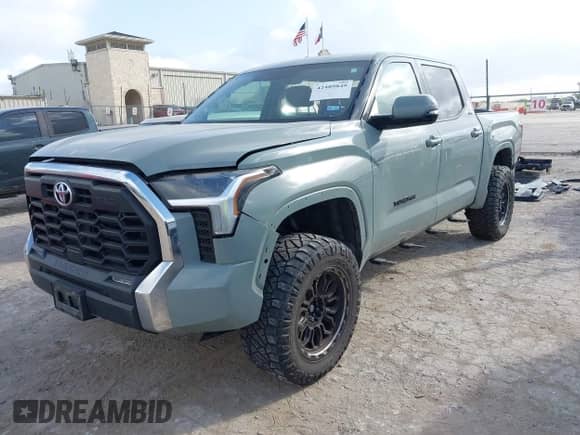 2022 Toyota Tundra SR5 with VIN 5TFLA5DB6NX038396, listed as a IAAI auction lot 42489849 with 77,265 mi miles and . Bid and sale history available at DreamBid. Image 18.