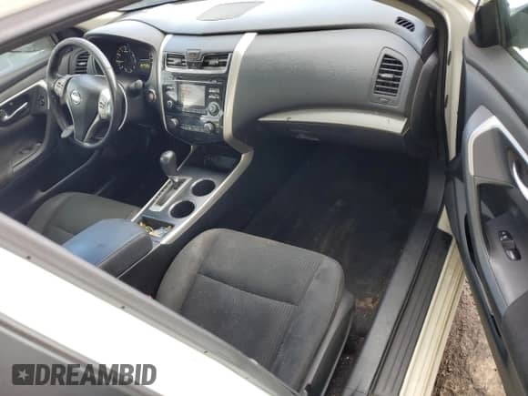 2015 Nissan Altima 2.5 z VIN 1N4AL3AP1FC175041, wystawiony jako Copart lot #90918885 z przebiegiem 245 329 mil mil oraz Czysty tytuł • Clean title. Historia ofert i sprzedaży dostępna na DreamBid. Obrazek 8.