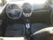 2017 Chevrolet Spark LS z VIN KL8CB6SA3HC706494, wystawiony jako Copart lot #82681665 z przebiegiem 118 510 mil mil oraz Szkoda całkowita • Salvage title. Historia ofert i sprzedaży dostępna na DreamBid. Obrazek 8.