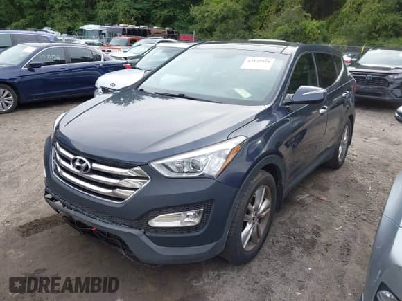 2013 Hyundai Santa Fe Sport with VIN 5XYZW3LA1DG045718, listed as a IAAI auction lot 43135921 with 139,517 mi miles and . Bid and sale history available at DreamBid. Image 2.