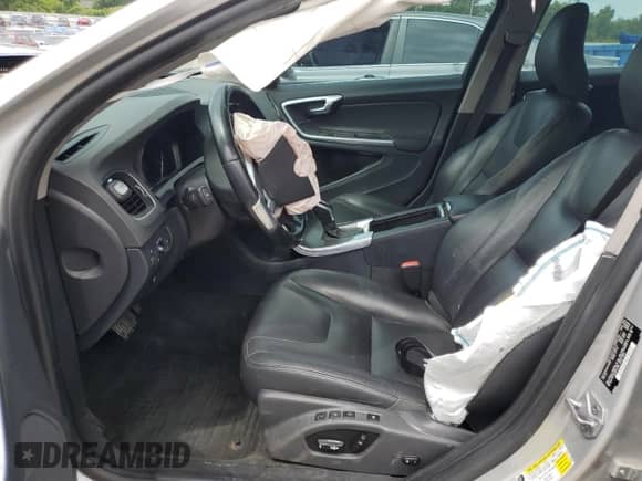 2015 Volvo S60 T5 Platinum с VIN YV1612TM7F1343807, выставлен на аукционе Copart как лот 59295665 с пробегом 123 733 миль миль и На запчасти • Non repairable. История ставок и продаж доступна на DreamBid. Изображение 7.