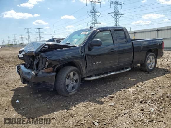 2011 Chevrolet Silverado 1500 LTZ z VIN 1GCRKTE37BZ293139, wystawiony jako Copart lot #55832065 z przebiegiem 131 585 mil mil oraz Szkoda całkowita • Salvage title. Historia ofert i sprzedaży dostępna na DreamBid. Obrazek 1.
