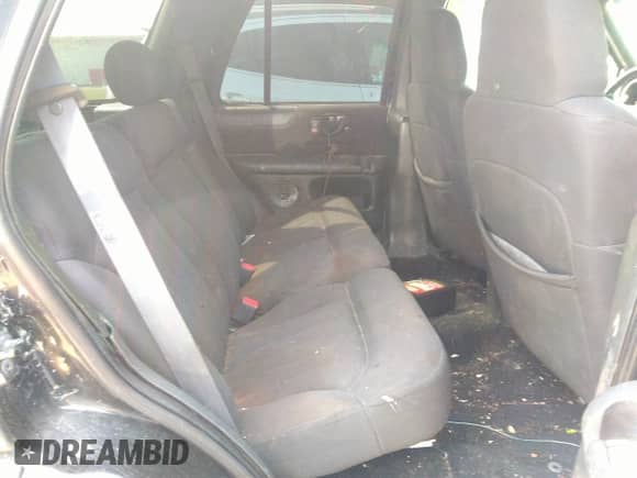 2003 Chevrolet Blazer LS с VIN 1GNCS13XX3K108308, выставлен на аукционе IAAI как лот 42286854 с пробегом 182 833 миль миль и . История ставок и продаж доступна на DreamBid. Изображение 8.