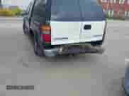 2002 Chevrolet Suburban LS z VIN 1GNFK16Z92J122439, wystawiony jako IAAI lot #41806539 z przebiegiem 403 128 mil mil oraz . Historia ofert i sprzedaży dostępna na DreamBid. Obrazek 6.