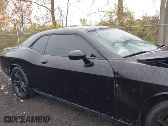 2016 Dodge Challenger SXT Plus z VIN 2C3CDZAG6GH120624, wystawiony jako IAAI lot #43501177 z przebiegiem 124 424 mil mil oraz . Historia ofert i sprzedaży dostępna na DreamBid. Obrazek 13.