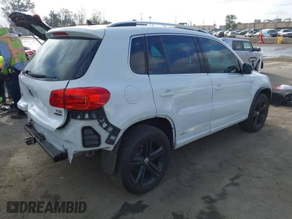 2017 Volkswagen Tiguan Sport с VIN WVGUV7AX8HW509698, выставлен на аукционе IAAI как лот 41705583 с пробегом 41 916 миль миль и . История ставок и продаж доступна на DreamBid. Изображение 4.