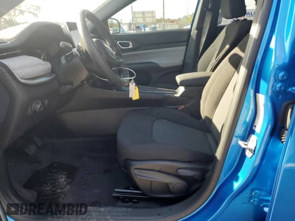 2025 Jeep Compass Sport with VIN 3C4NJDAN1ST540693, listed as a Copart auction lot 81114245 with 2,813 mi miles and Salvage title. Bid and sale history available at DreamBid. Image 7.