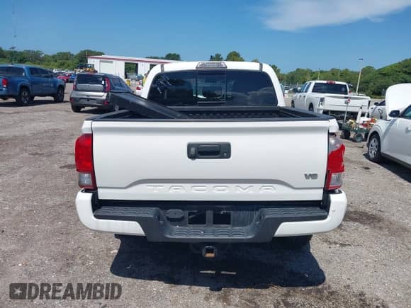 2017 Toyota Tacoma SR5 с VIN 5TFCZ5ANXHX082879, выставлен на аукционе IAAI как лот 42868022 с пробегом 114 120 миль миль и . История ставок и продаж доступна на DreamBid. Изображение 16.