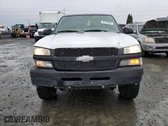 2004 Chevrolet Silverado 2500HD LS z VIN 1GCHC23U84F174650, wystawiony jako Copart lot #80782064 z przebiegiem 189 820 mil mil oraz Szkoda całkowita • Salvage title. Historia ofert i sprzedaży dostępna na DreamBid. Obrazek 5.