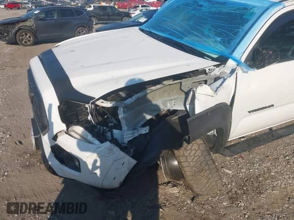 2021 Toyota Tacoma SR5 with VIN 3TMAZ5CN8MM152710, listed as a IAAI auction lot 43148239 with 40,000 mi miles and . Bid and sale history available at DreamBid. Image 6.