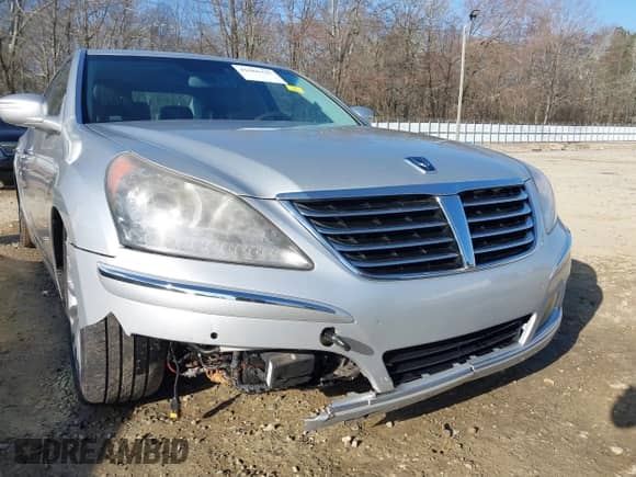 2011 Hyundai Equus Signature with VIN KMHGH4JF7BU029231, listed as a IAAI auction lot 41660325 with 208,452 mi miles and . Bid and sale history available at DreamBid. Image 6.