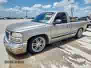 2002 GMC Sierra 1500 z VIN 1GTEC14W32Z117037, wystawiony jako Copart lot #61937045 z przebiegiem Nie podano mil oraz Szkoda całkowita • Salvage title. Historia ofert i sprzedaży dostępna na DreamBid. Obrazek 1.
