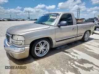 2002 GMC Sierra 1500 z VIN 1GTEC14W32Z117037, wystawiony jako Copart lot #61937045 z przebiegiem Nie podano mil oraz Szkoda całkowita • Salvage title. Historia ofert i sprzedaży dostępna na DreamBid. Obrazek 1.