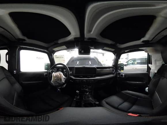 2024 Jeep Wrangler Sahara с VIN 1C4PJXEG2RW247721, выставлен на аукционе IAAI как лот 41519887 с пробегом 199 миль миль и . История ставок и продаж доступна на DreamBid. Изображение 18.