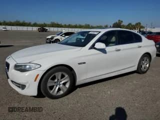 2013 BMW 5 Series 528i с VIN WBAXG5C50DDY30696, выставлен на аукционе Copart как лот 82559715 с пробегом 87 857 миль миль и Чистый • Clean title. История ставок и продаж доступна на DreamBid. Изображение 1.