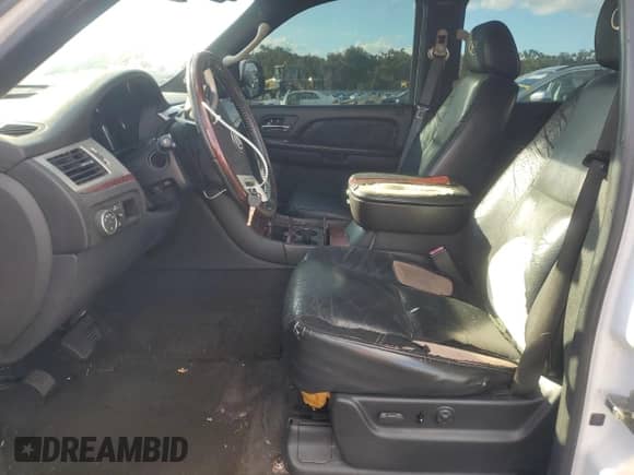 2007 Cadillac Escalade ESV with VIN 1GYFK66847R245078, listed as a Copart auction lot 90401755 with 167,590 mi miles and Clean title. Bid and sale history available at DreamBid. Image 7.