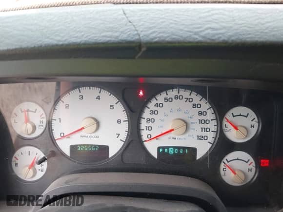 2002 Dodge 1500 z VIN 3D7HU18Z42G186419, wystawiony jako IAAI lot #42759670 z przebiegiem 325 562 mil mil oraz . Historia ofert i sprzedaży dostępna na DreamBid. Obrazek 7.
