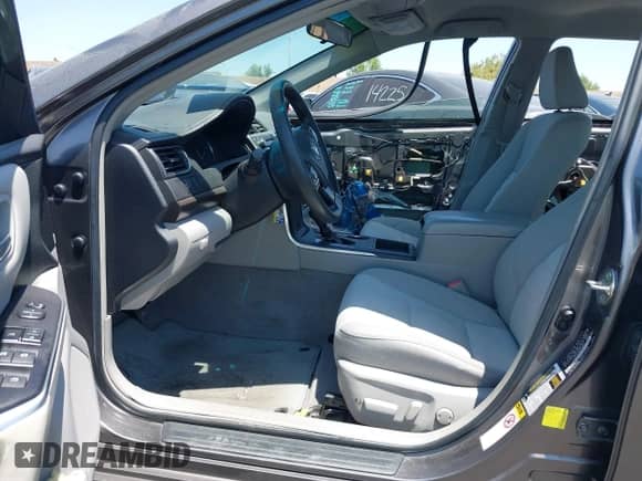 2017 Toyota Camry XLE z VIN 4T1BF1FK6HU369645, wystawiony jako IAAI lot #42371611 z przebiegiem 65 716 mil mil oraz . Historia ofert i sprzedaży dostępna na DreamBid. Obrazek 5.