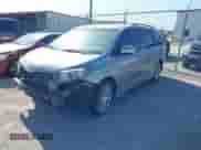 2011 Toyota Sienna SE с VIN 5TDXK3DC8BS131434, выставлен на аукционе IAAI как лот 42002675 с пробегом 209 396 миль миль и . История ставок и продаж доступна на DreamBid. Изображение 18.