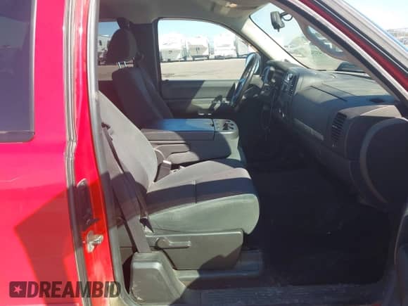 2009 Chevrolet Silverado 1500 LT with VIN 1GCEK29039Z196488, listed as a IAAI auction lot 43234591 with 194,005 mi miles and . Bid and sale history available at DreamBid. Image 5.