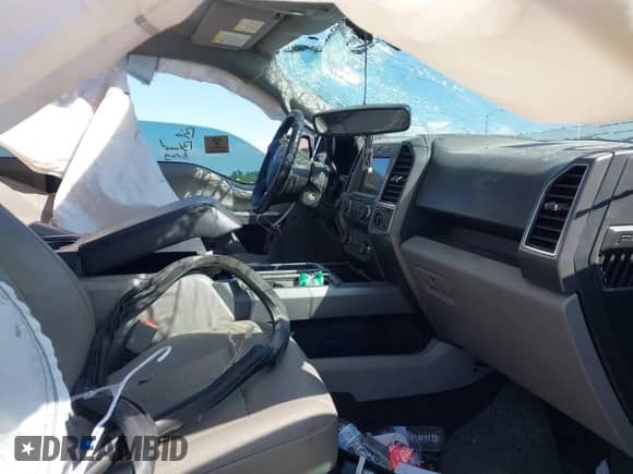 2020 Ford F-150 XL z VIN 1FTEW1E4XLKE36532, wystawiony jako IAAI lot #43313784 z przebiegiem Nie podano mil oraz . Historia ofert i sprzedaży dostępna na DreamBid. Obrazek 5.