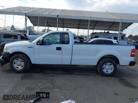 2006 Ford F-150 XL z VIN 1FTRF12W66NA87427, wystawiony jako IAAI lot #43426732 z przebiegiem 159 220 mil mil oraz . Historia ofert i sprzedaży dostępna na DreamBid. Obrazek 14.