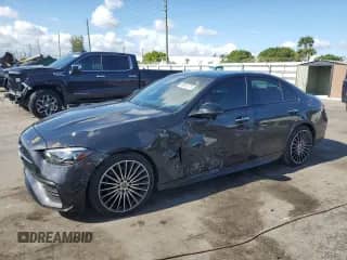 2024 Mercedes-Benz C 300 с VIN W1KAF4HB0RR157560, выставлен на аукционе Copart как лот 69658775 с пробегом 26 353 миль миль и Списание • Salvage title. История ставок и продаж доступна на DreamBid. Изображение 1.